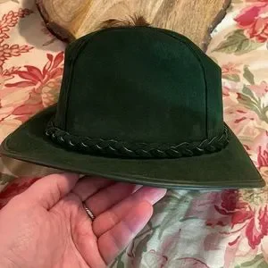 WINFIELD COVER CO Size Small Greem Suede Leather Hat Feather German Austria NEW WINFIELD COVER CO | Accessories | Winfield Cover Co Size  main image 2